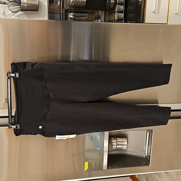 💕ZELLA💕 Live In Maternity Crop Leggings ~ Black Large L NWT - Picture 7 of 15